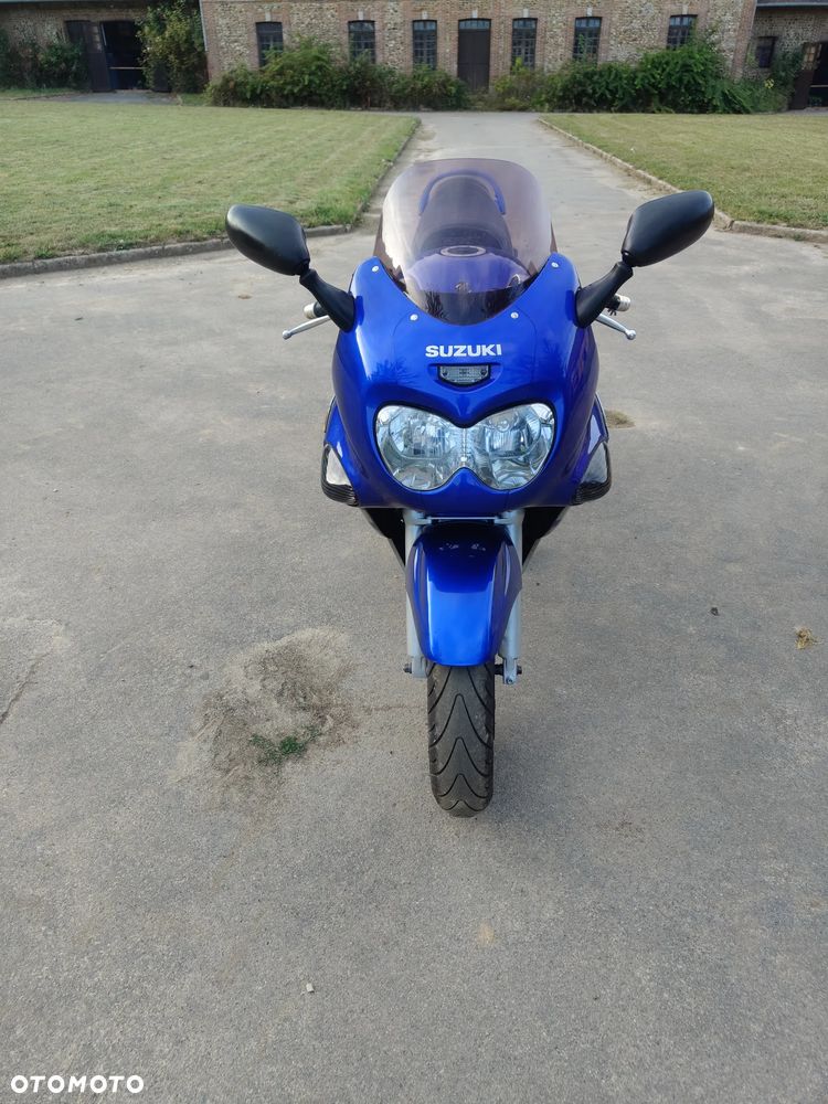 Suzuki GSX - 6