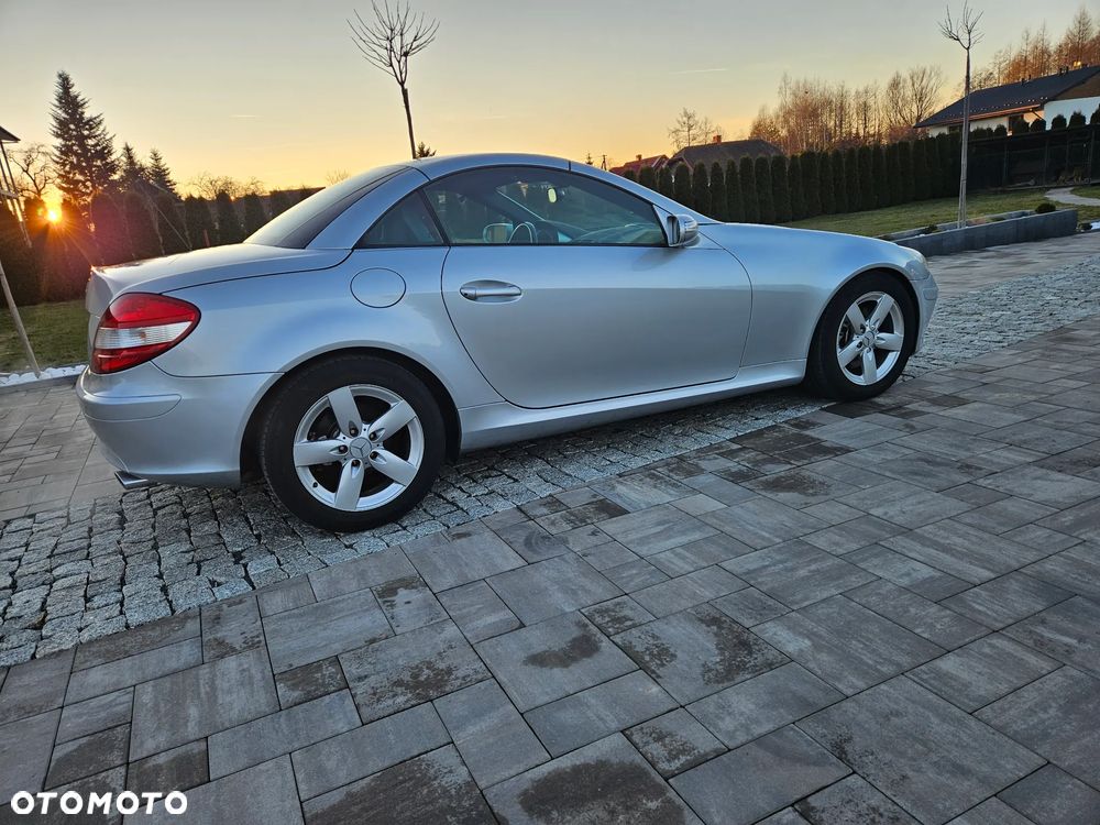 Mercedes-Benz SLK 300 Sport Edition - 8