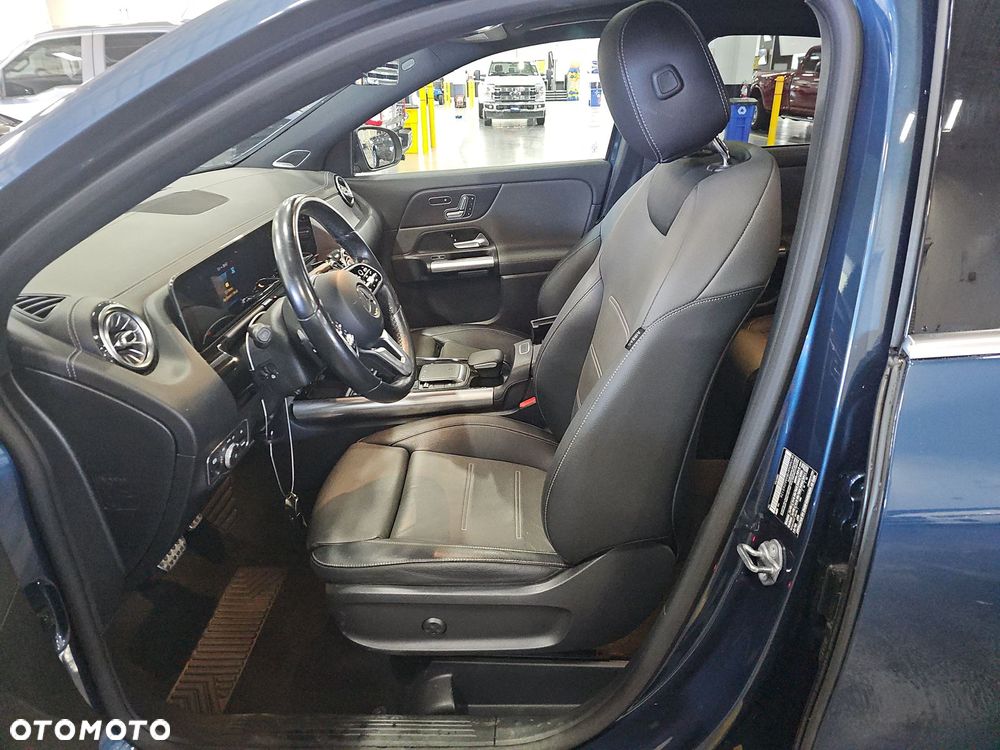 Mercedes-Benz GLA 250 4-Matic - 7