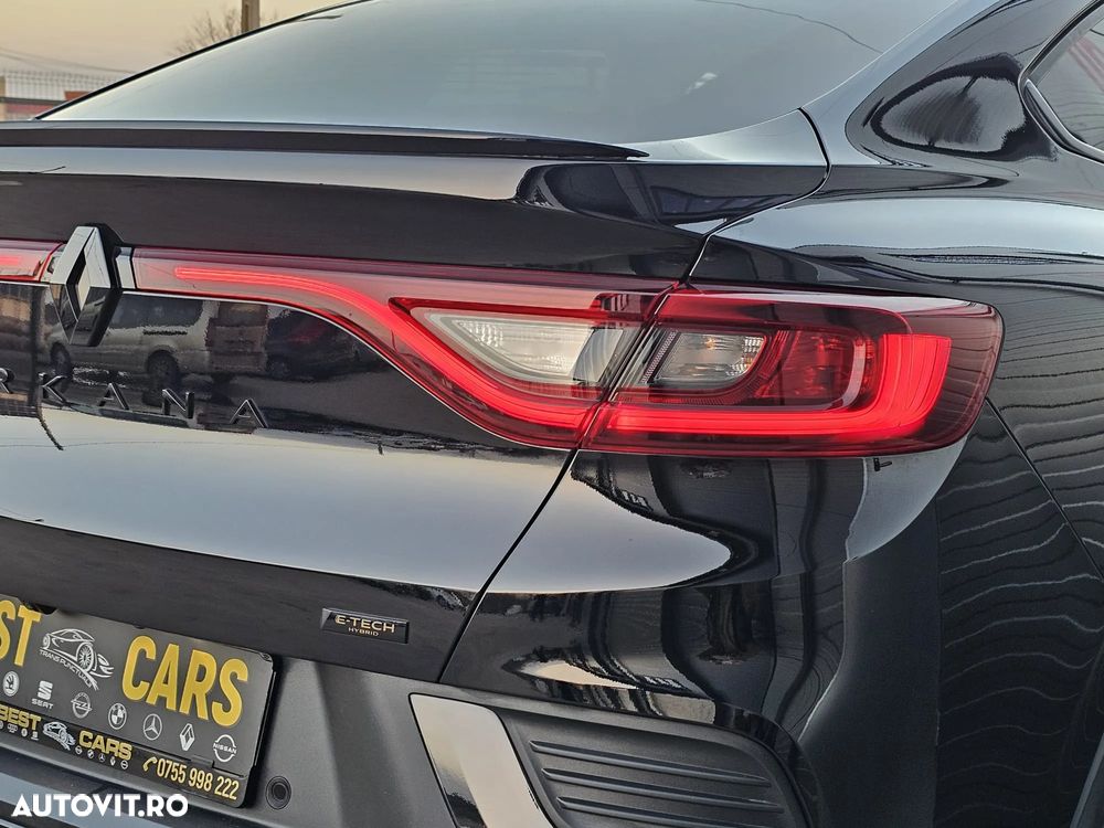 Renault Arkana E-TECH Hybrid RS Line - 11