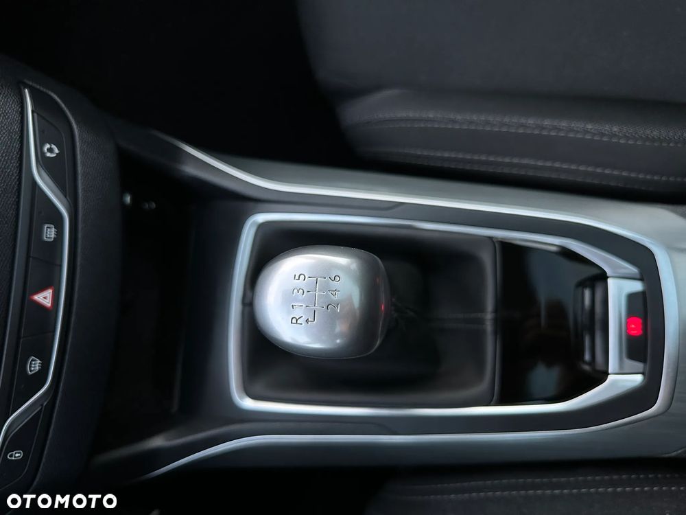 Peugeot 308 - 18