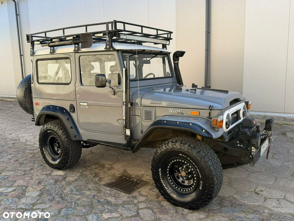 Toyota FJ - 3