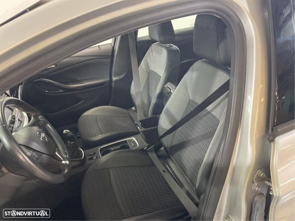 Opel Astra Sports Tourer 1.5 D Design & Tech S/S - 4