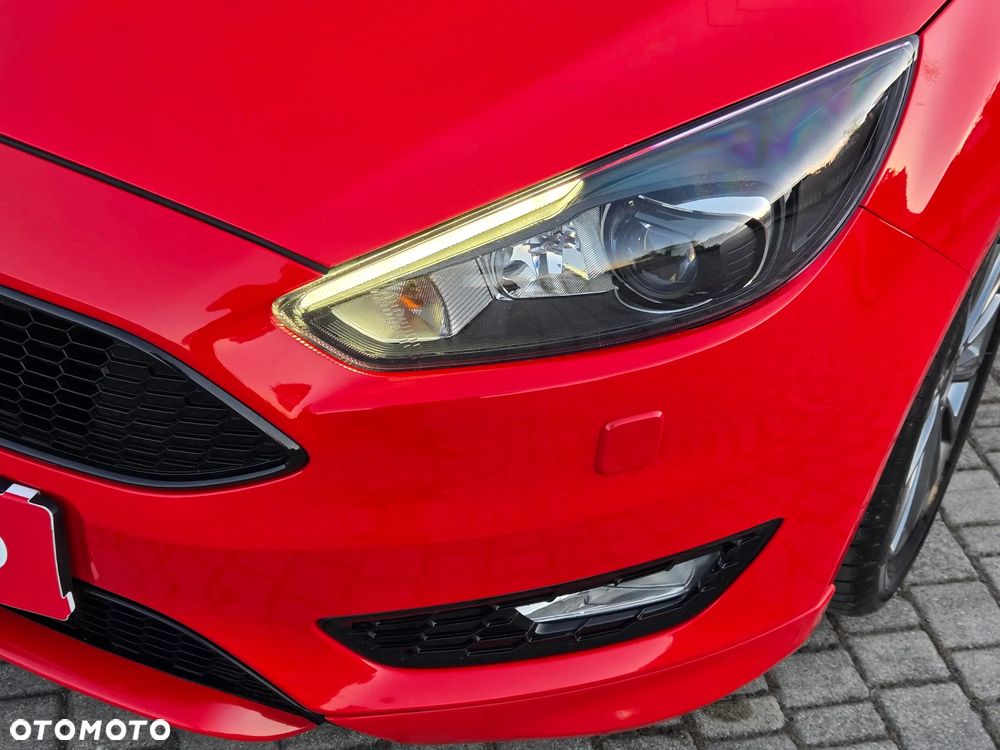 Ford Focus 1.0 EcoBoost Start-Stopp-System ST-LINE DESIGN - 16