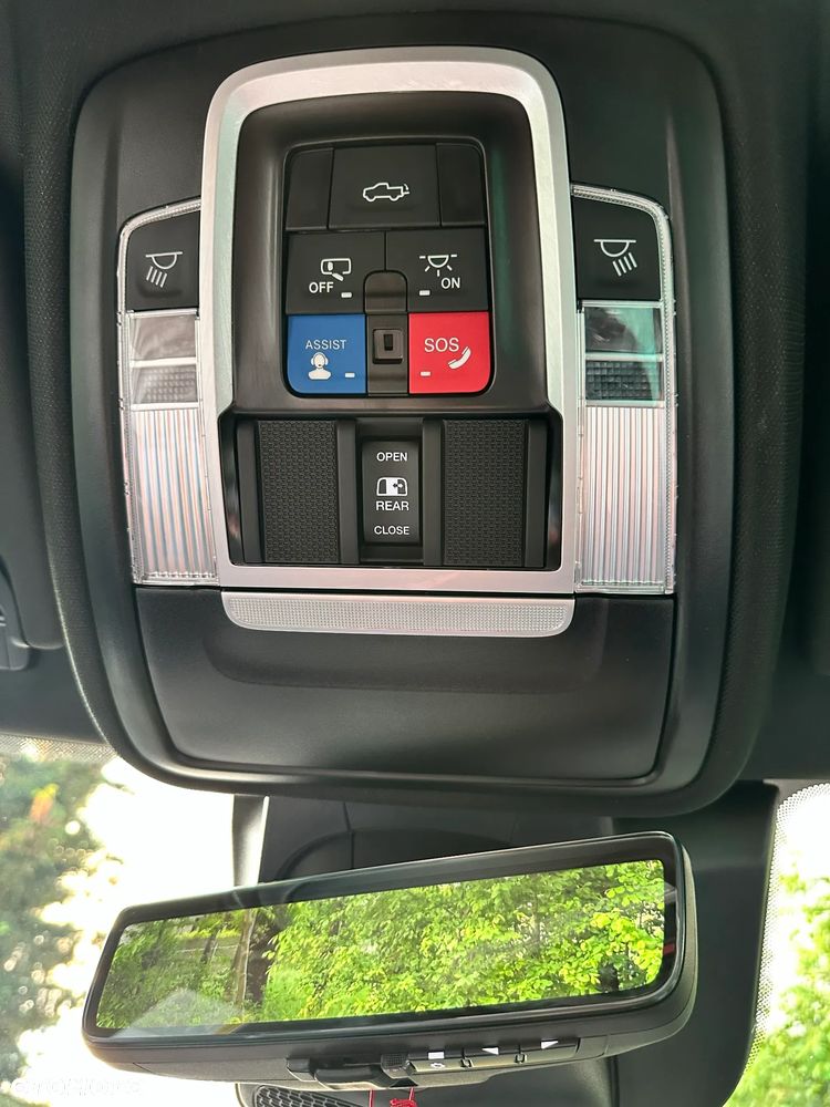 RAM 1500 Crew Cab Shortbed Limited - 37