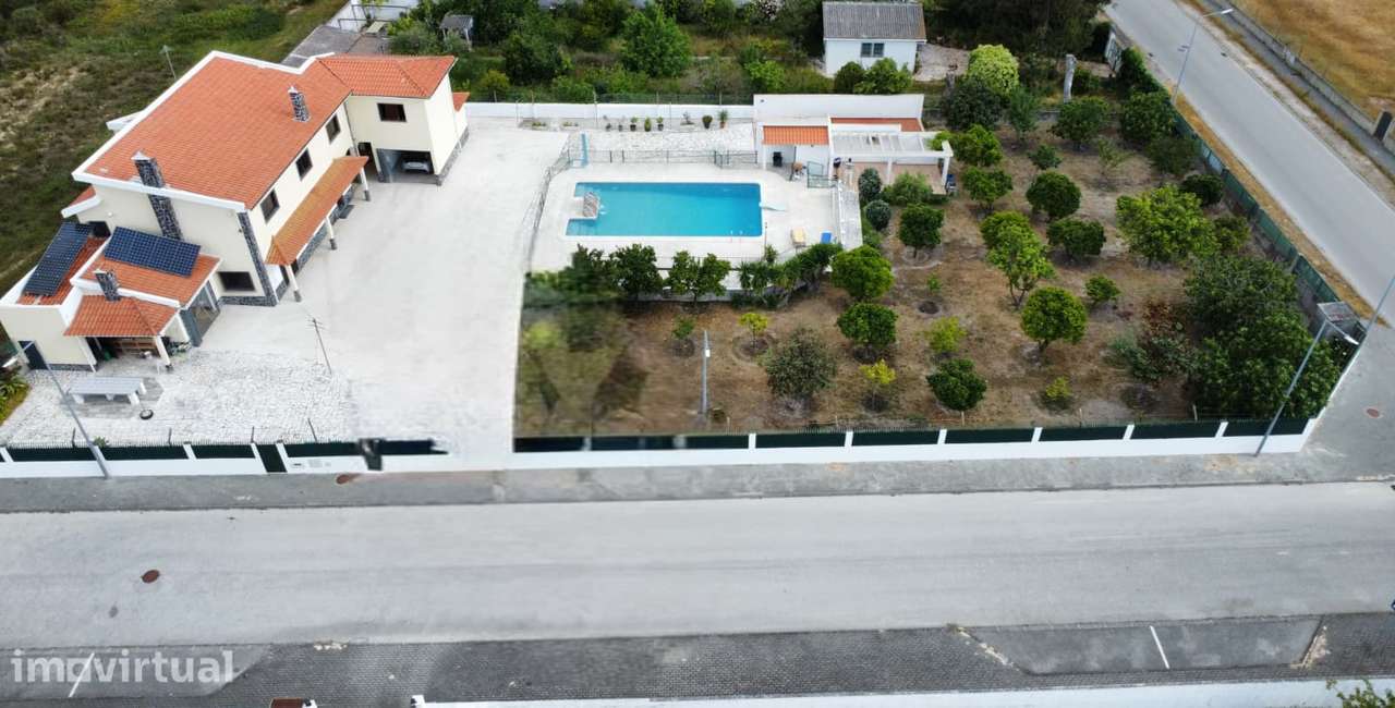 Moradia Isolada T5 com piscina, duas garagens, em lote de 2000m2 - Grande imagem: 5/60