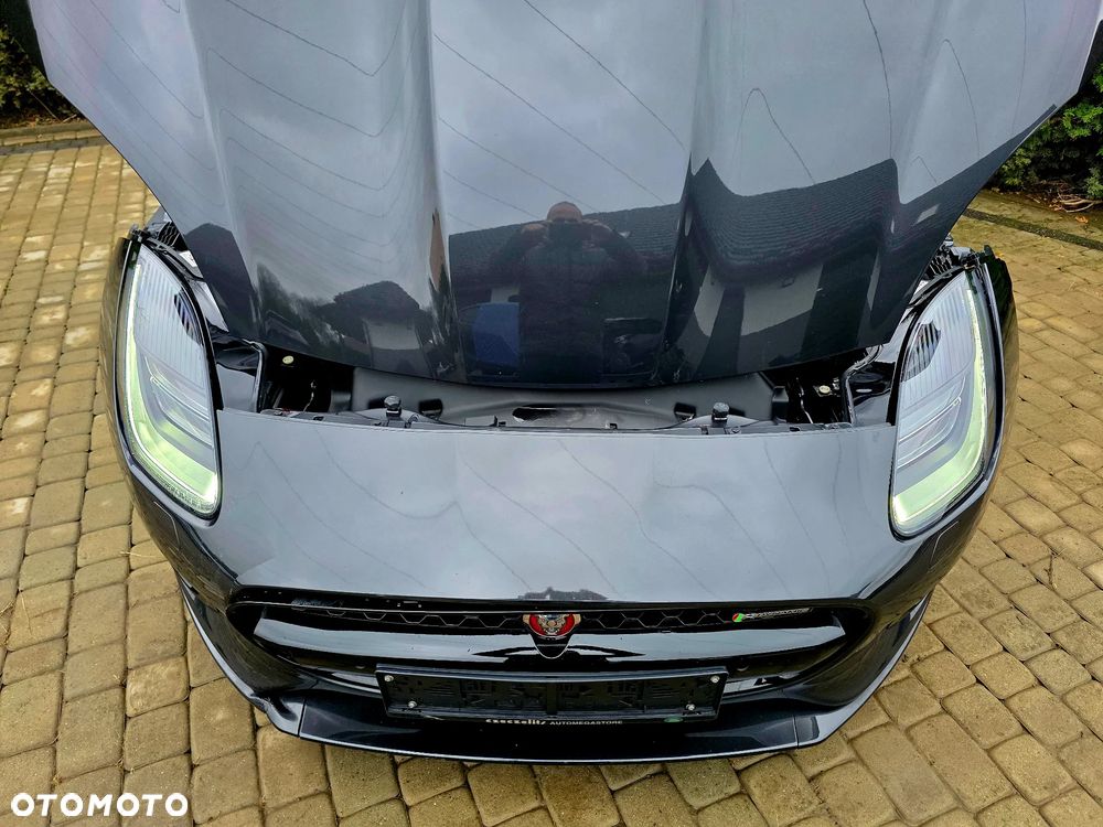 Jaguar F-Type P300 R-Dynamic - 9