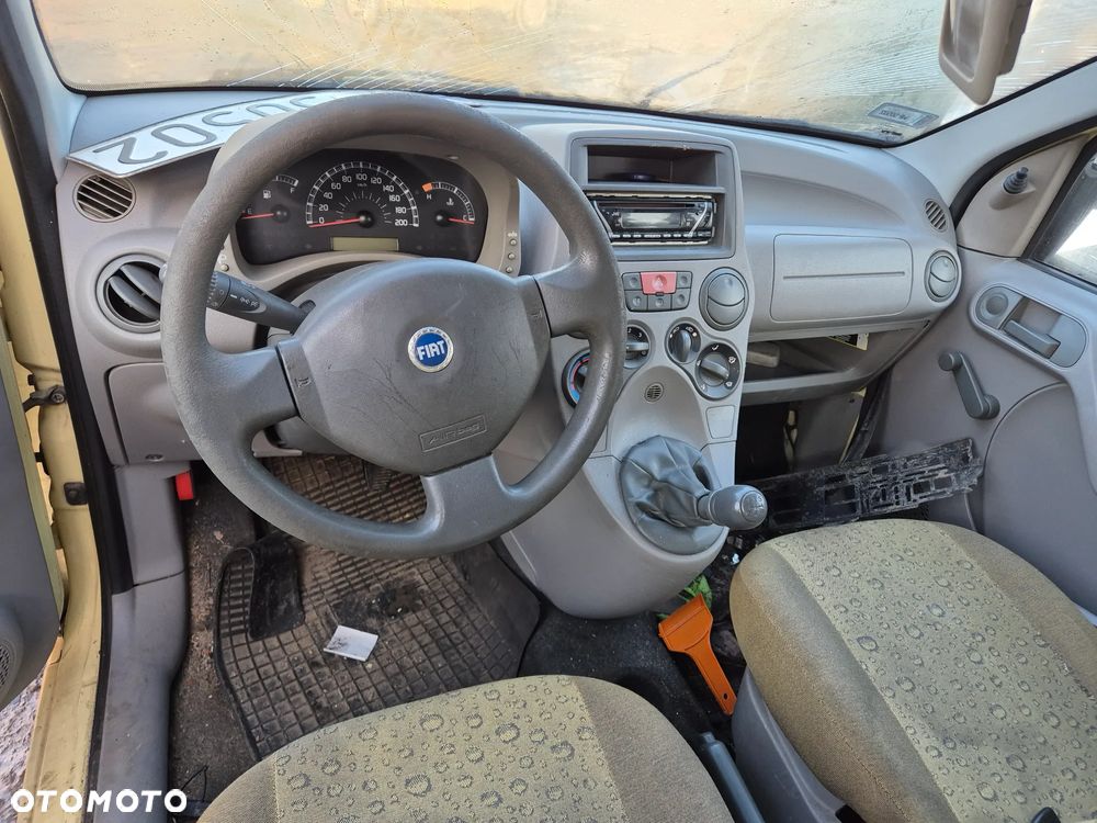 FIAT PANDA II fotel fotele kanapa deska kokpit podsufitka boczek boczki klamka podłokietnik licznik prędkościomierz panel - 2