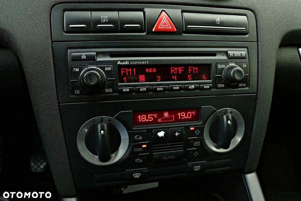 Audi A3 Sportback 2.0 TDI Ambiente - 34