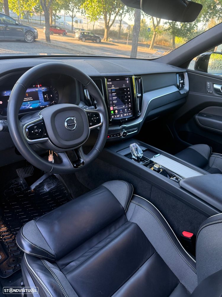 Volvo XC 60 2.0 B4 Plus Dark - 11