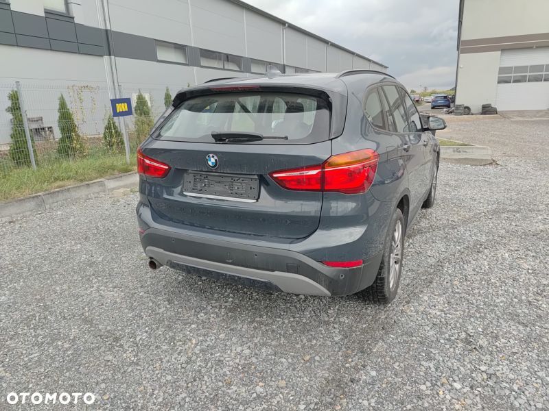 BMW X1 sDrive18i - 10