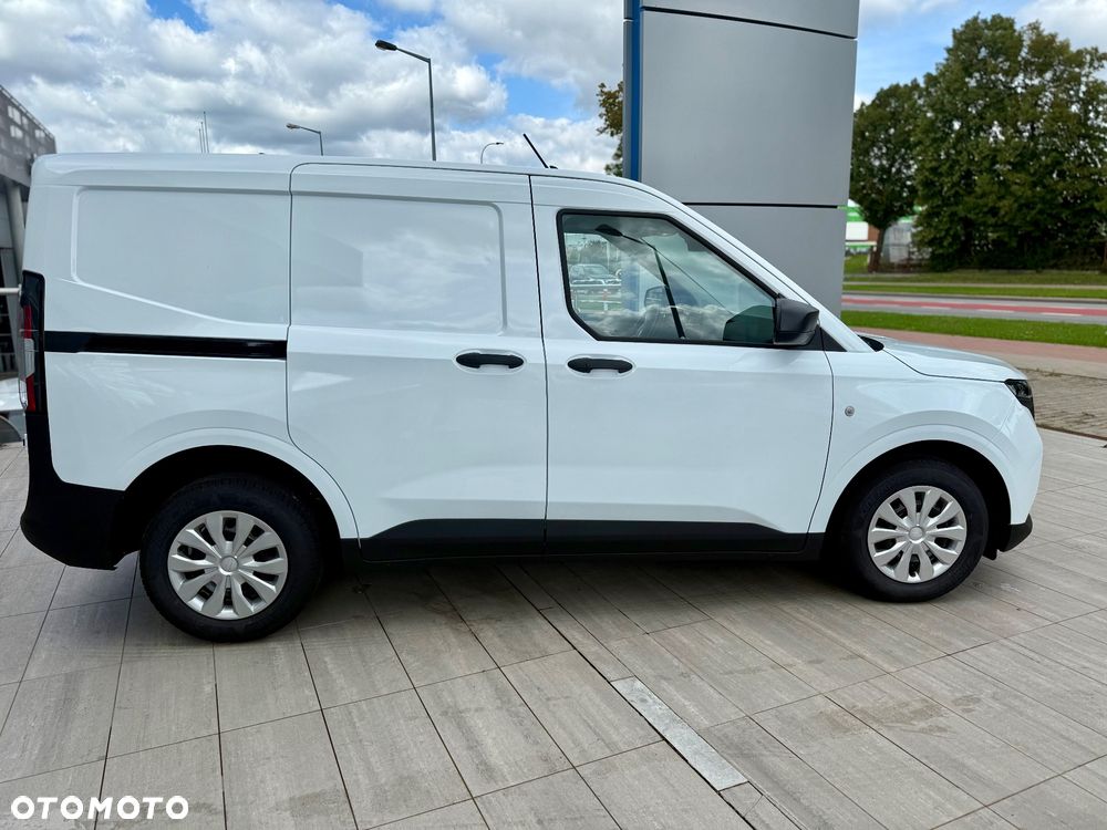 Ford Transit Courier - 10