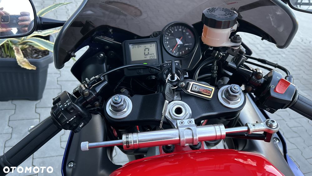 Honda CBR - 9