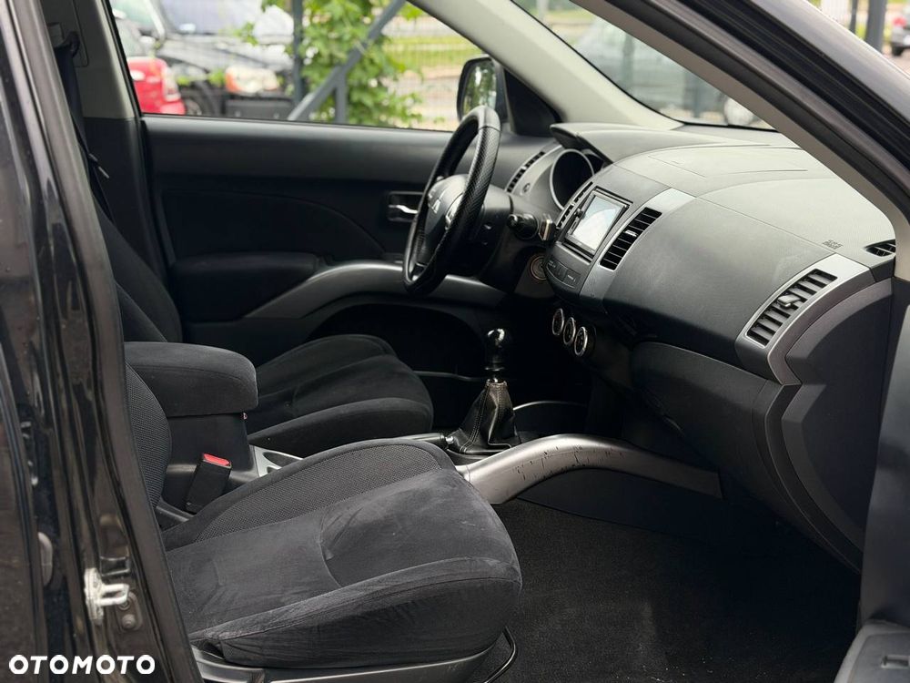 Mitsubishi Outlander 2.0 DID Intense + - 8