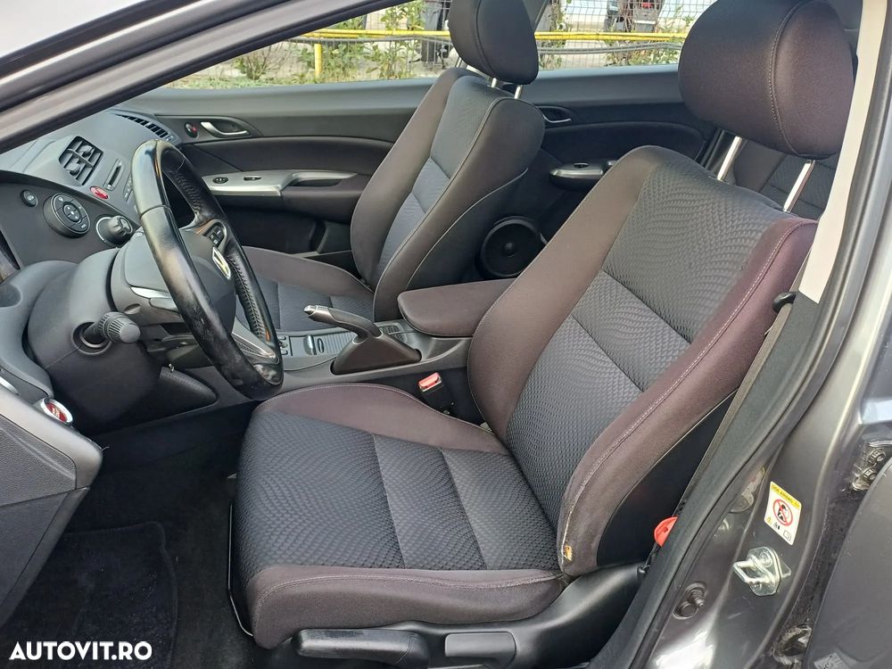 Honda Civic 1.8 SOHC i-VTEC MT Executive - 11