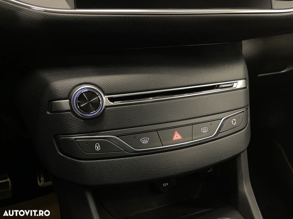 Peugeot 308 BlueHDi FAP 130 EAT8 Stop & Start GT - 24