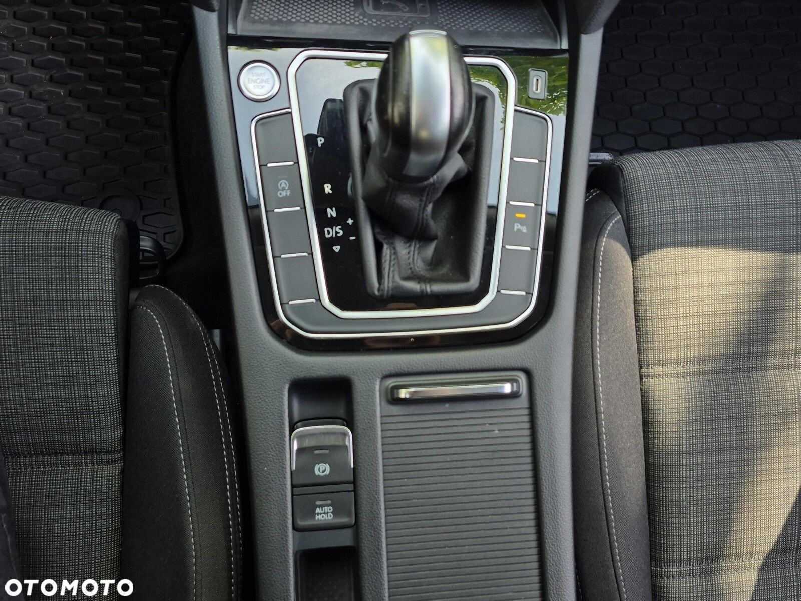 Volkswagen Passat 2.0 TDI Business DSG - 24