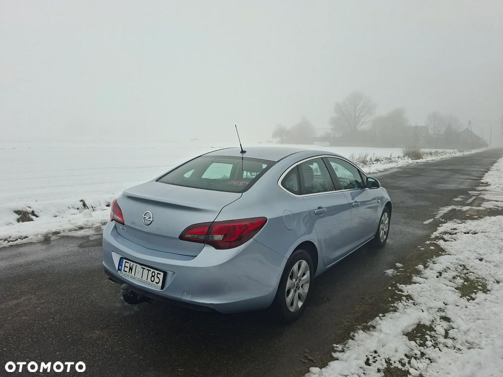 Opel Astra 1.4 T Executive EU6 - 5