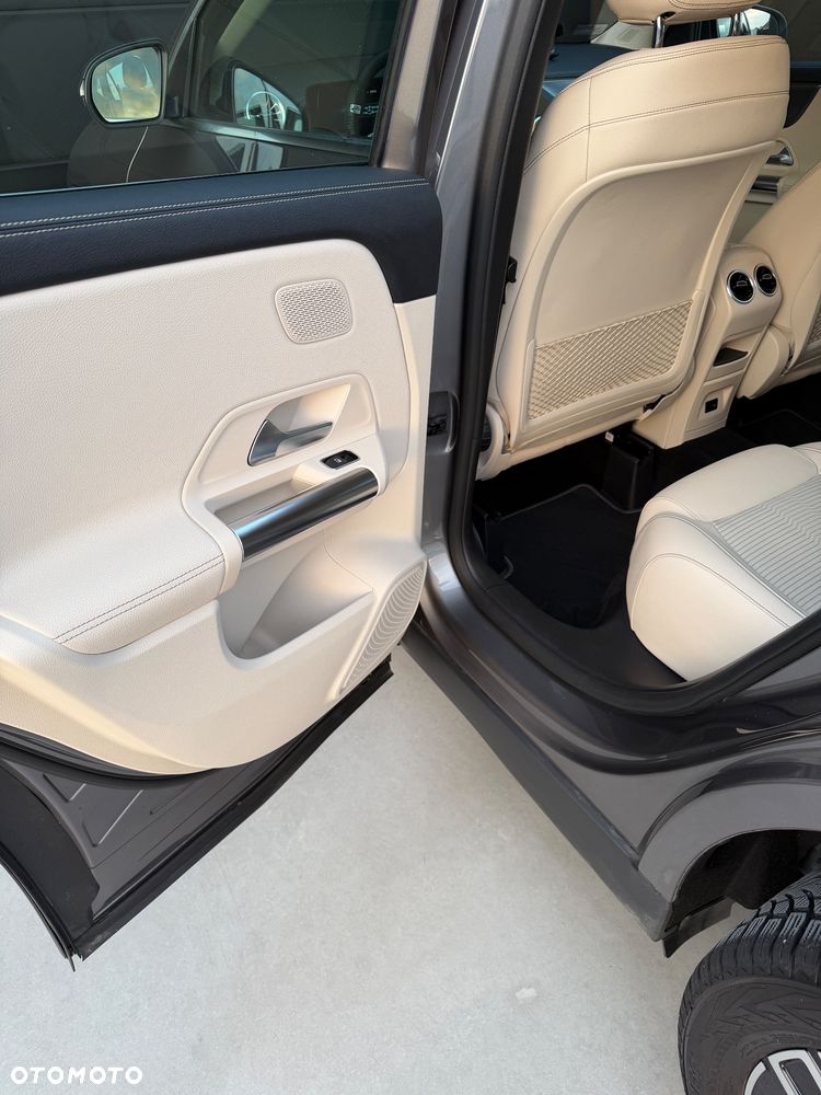 Mercedes-Benz GLA 180 Progressive - 8