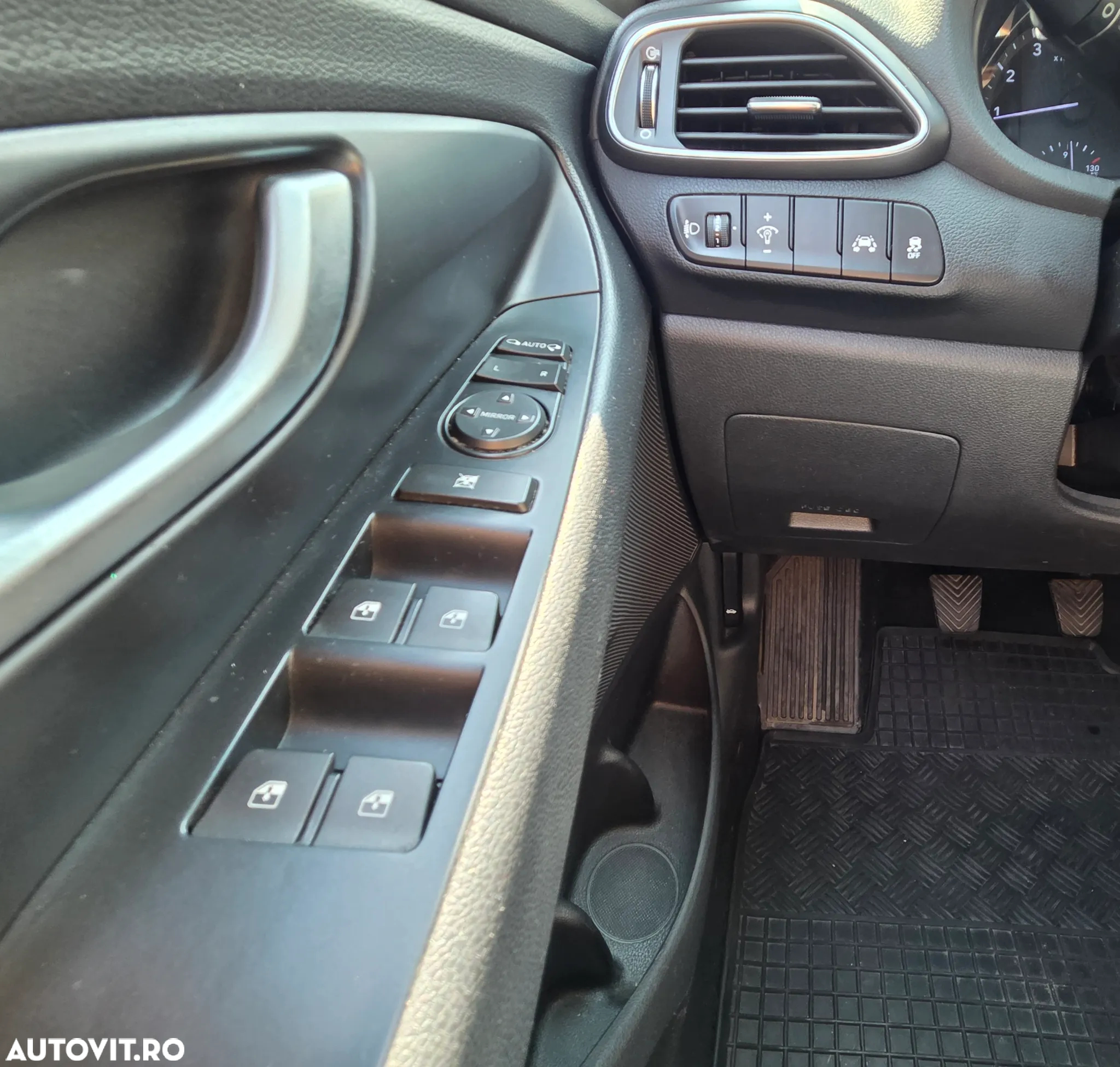 Hyundai i30 1.4 100CP 5DR M/T Highway - 19