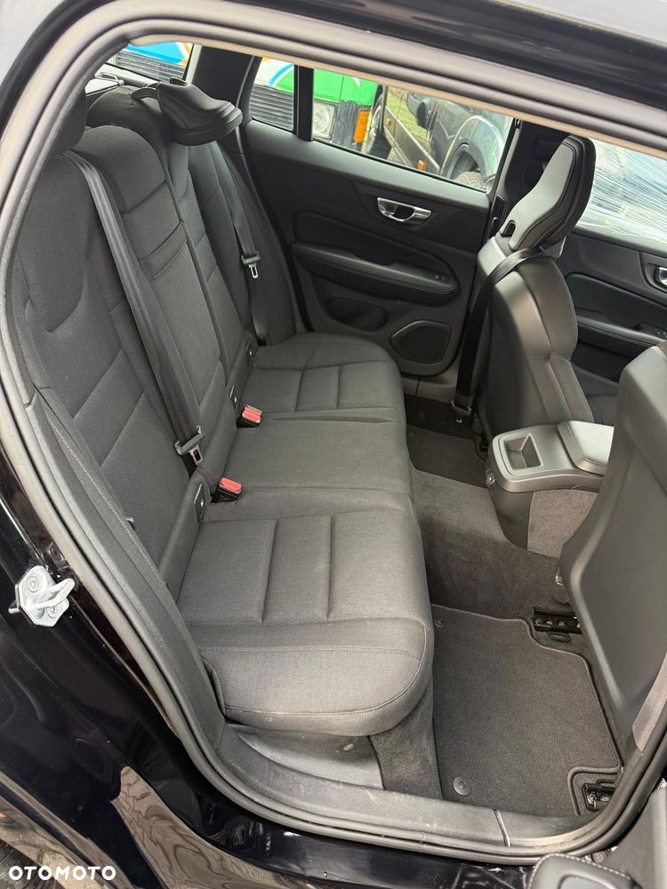 Volvo V60 D3 Momentum - 35