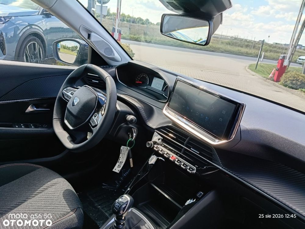 Peugeot 208 - 15