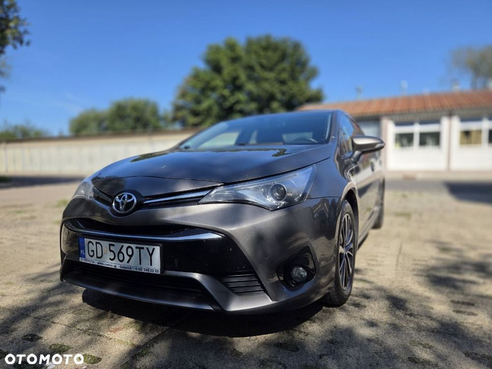 Toyota Avensis 1.8 Premium MS - 9
