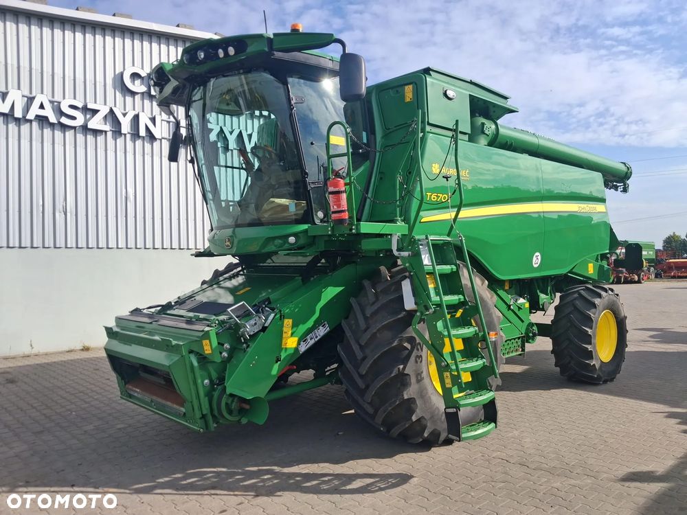 John Deere T670 - 9