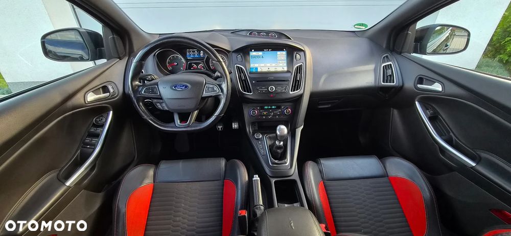 Ford Focus 2.0 EcoBoost ST-2 - 28