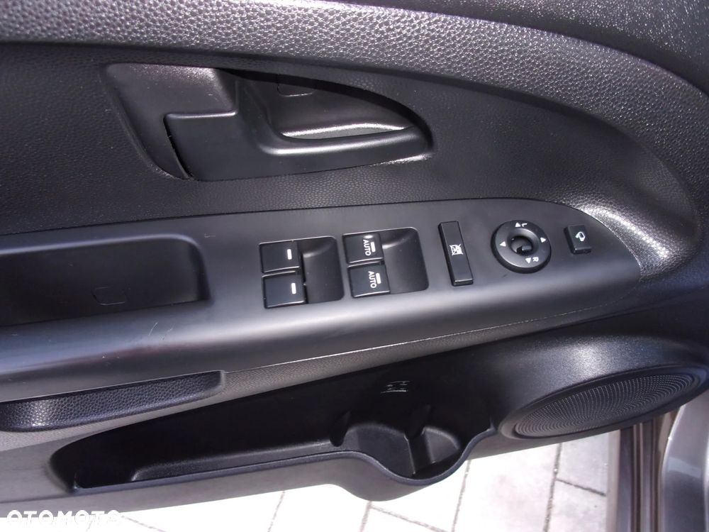 Kia Venga 1.6 CVVT ISG Edition 7 - 27