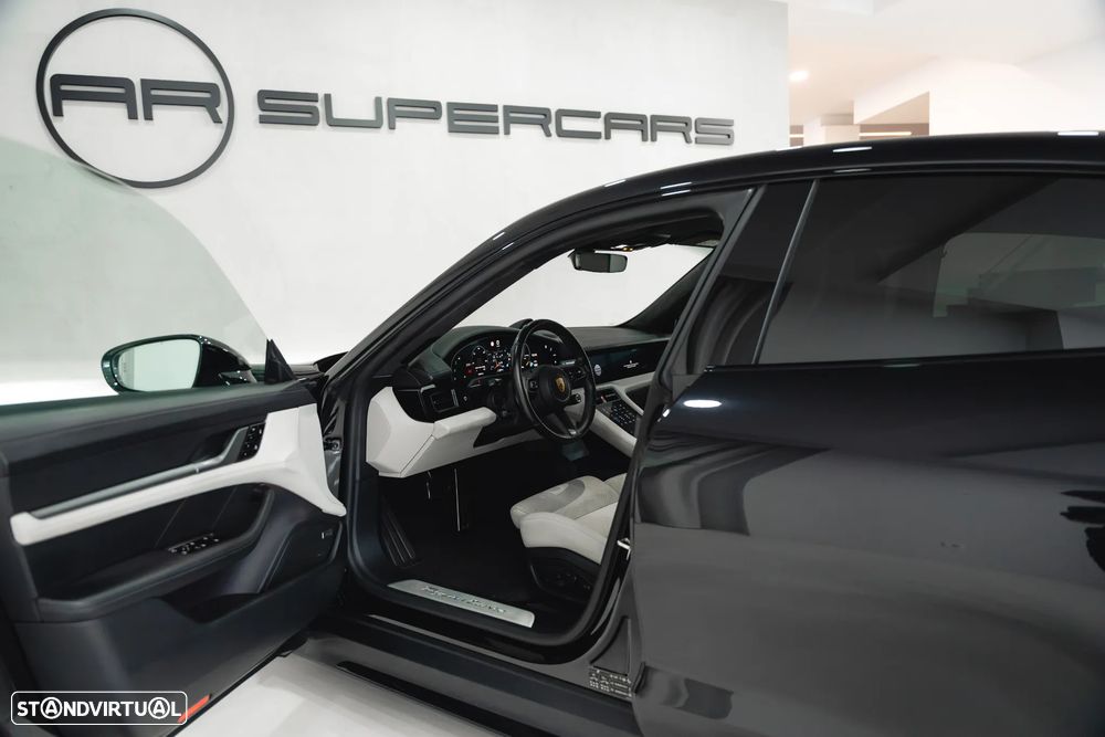 Porsche Taycan Turbo - 17