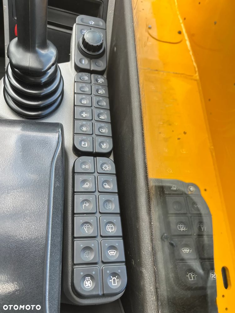 JCB 532-70 Agri - 13