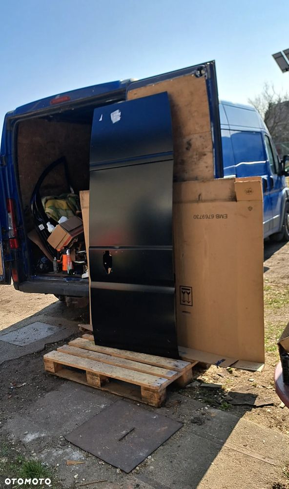 Drzwi prawe tył tylne Fiat Ducato III H3 1681318680 Citroën Jumper II Peugeot Boxer II Opel Movano C Drzwi Skrzydełka prawy tył tylne Fiat Ducato III H3 Citroën Jumper II Peugeot Boxer II Opel Movano C 1681318680 - 2