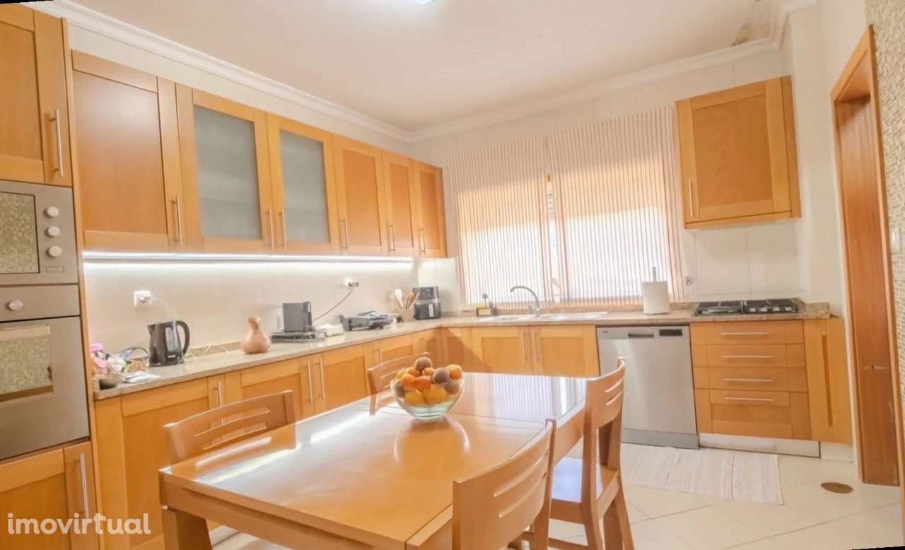 Apartamento T2 com varanda, garagem e ar condicionado - Grande imagem: 3/19