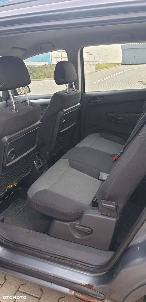 Opel Zafira 1.9 CDTI - 9