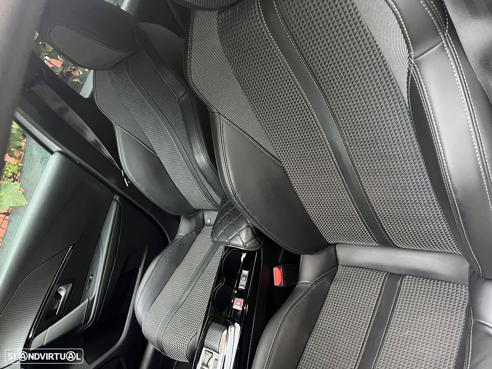 Peugeot 208 1.2 PureTech GT EAT8 - 6