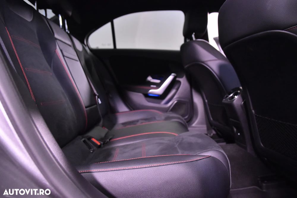 Mercedes-Benz A 220 4MATIC MHEV 8G-DCT - 12