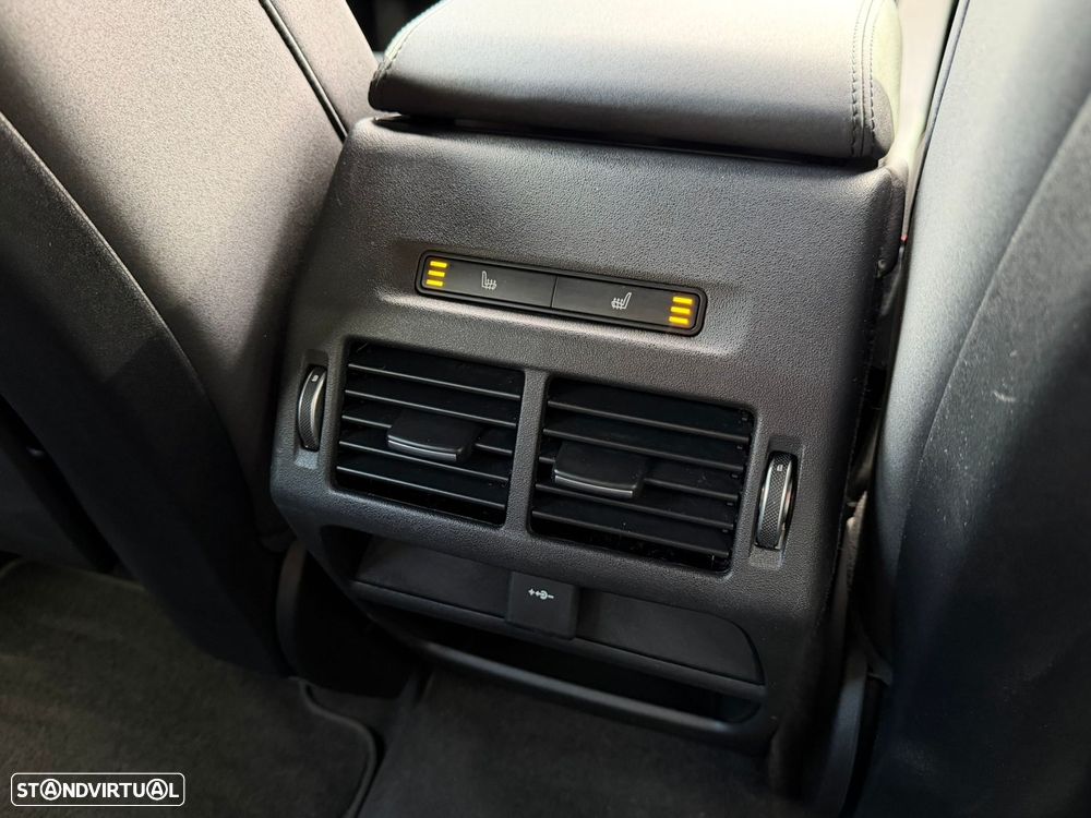 Land Rover Discovery Sport P300e Dynamic SE - 60