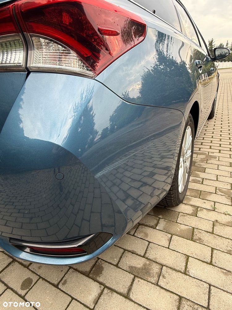 Toyota Auris 1.6 D-4D Prestige - 12