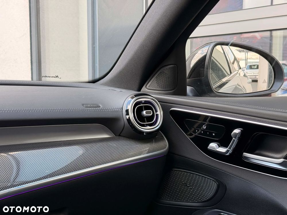 Mercedes-Benz Klasa C 300 9G-TRONIC AMG Line - 17