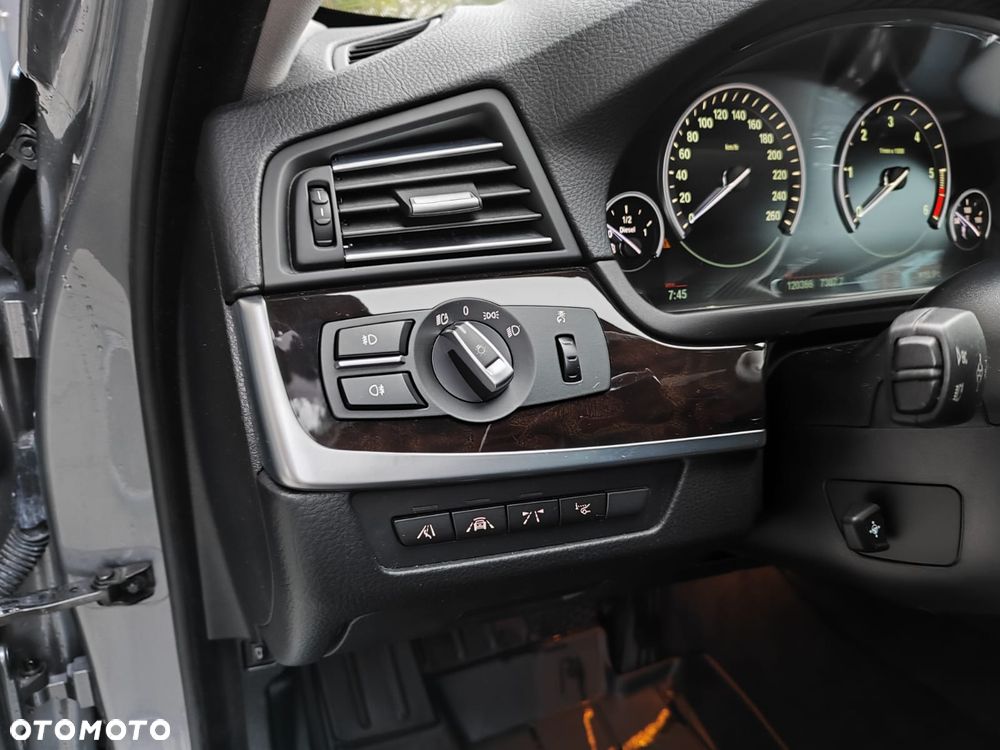 BMW Seria 5 520d xDrive Luxury Line - 8