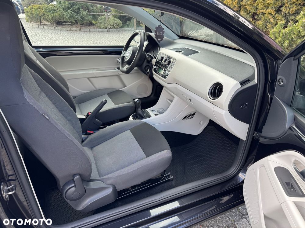 Volkswagen up! black - 15
