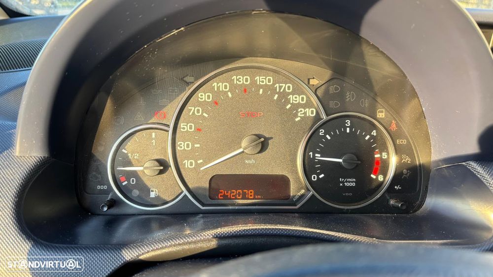 Peugeot 1007 1.4 HDi Urban - 10