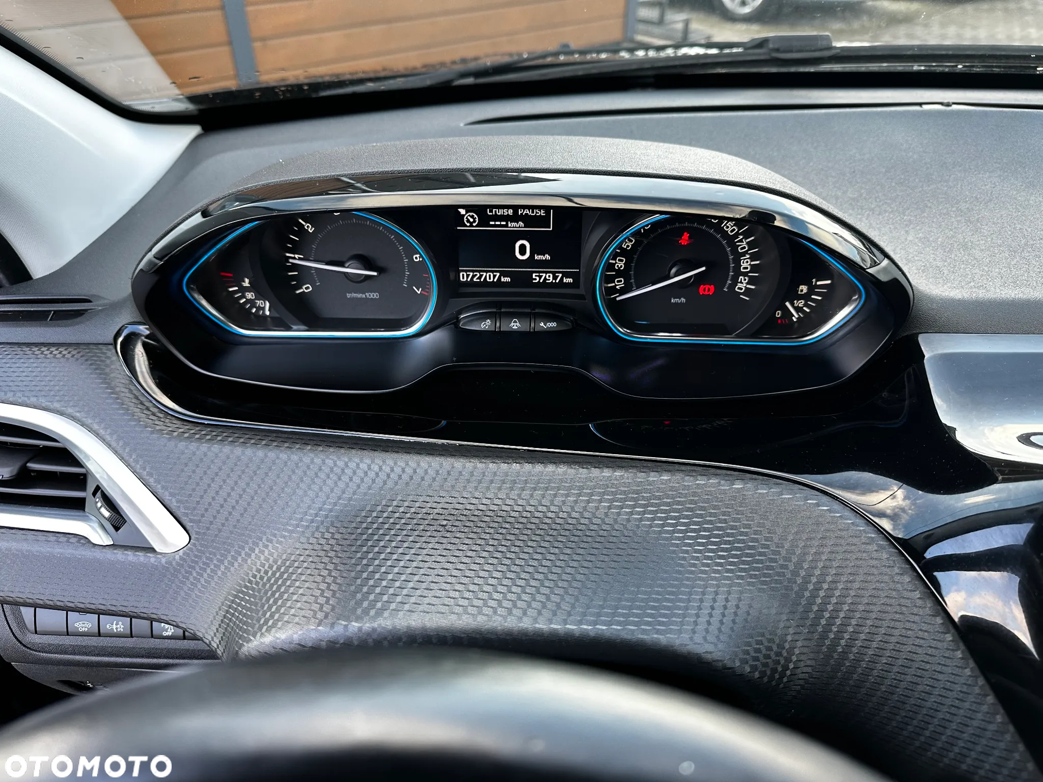 Peugeot 2008 - 9