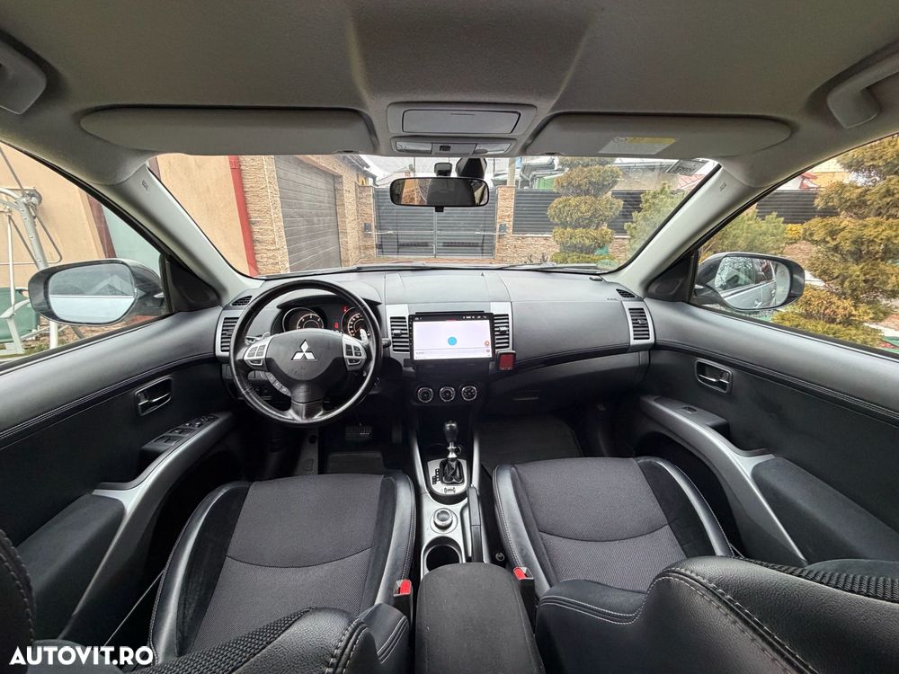 Mitsubishi Outlander - 18