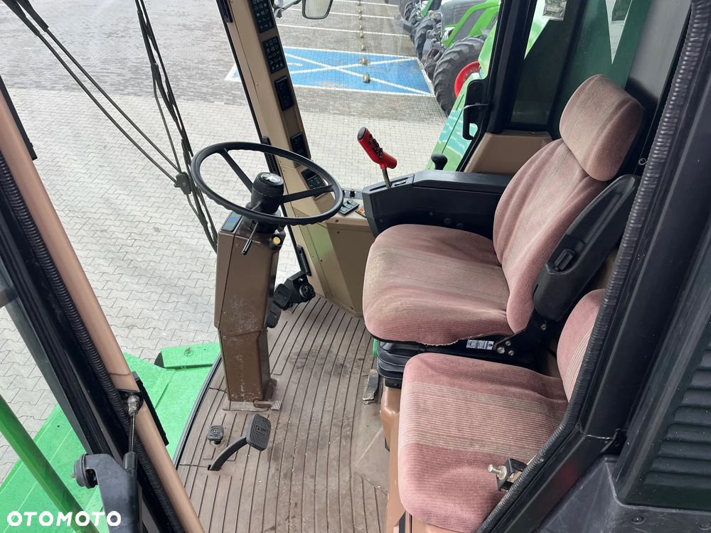 John Deere 2064 HillMaster - 13