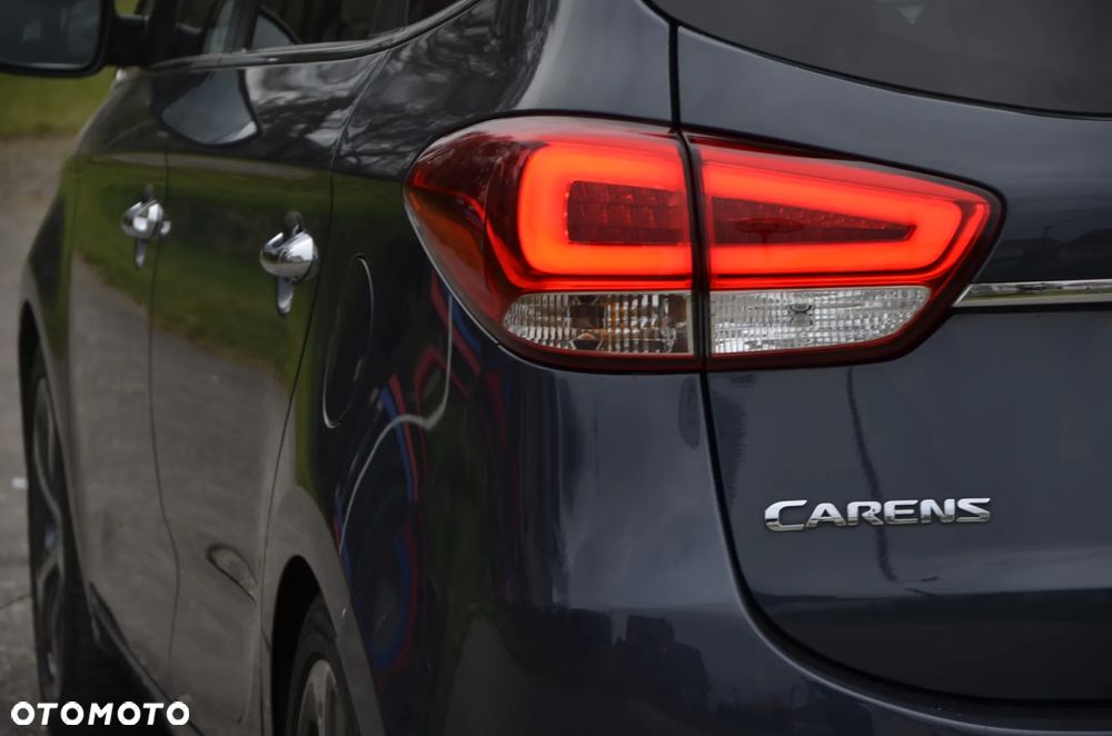 Kia Carens - 16
