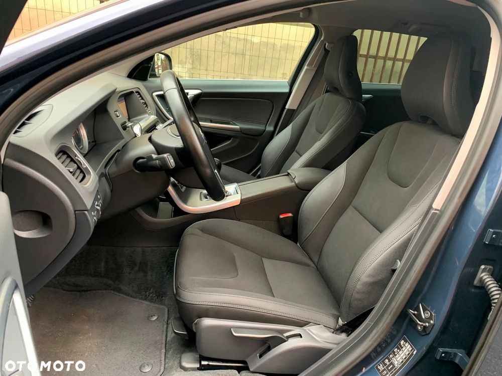 Volvo V60 ver-d2-momentum - 3