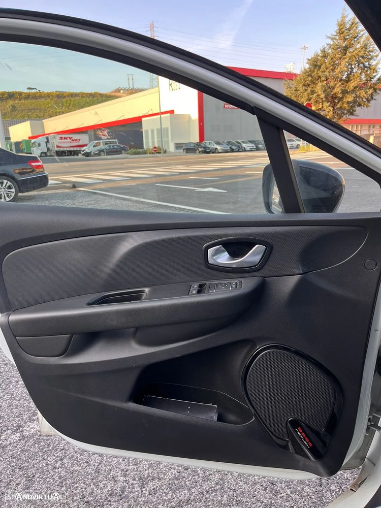 Renault Clio 1.5 dCi Limited EDition - 12