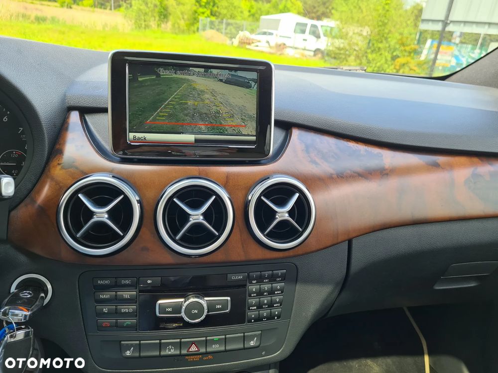 Mercedes-Benz Klasa B 250 7G-DCT AMG Line - 28